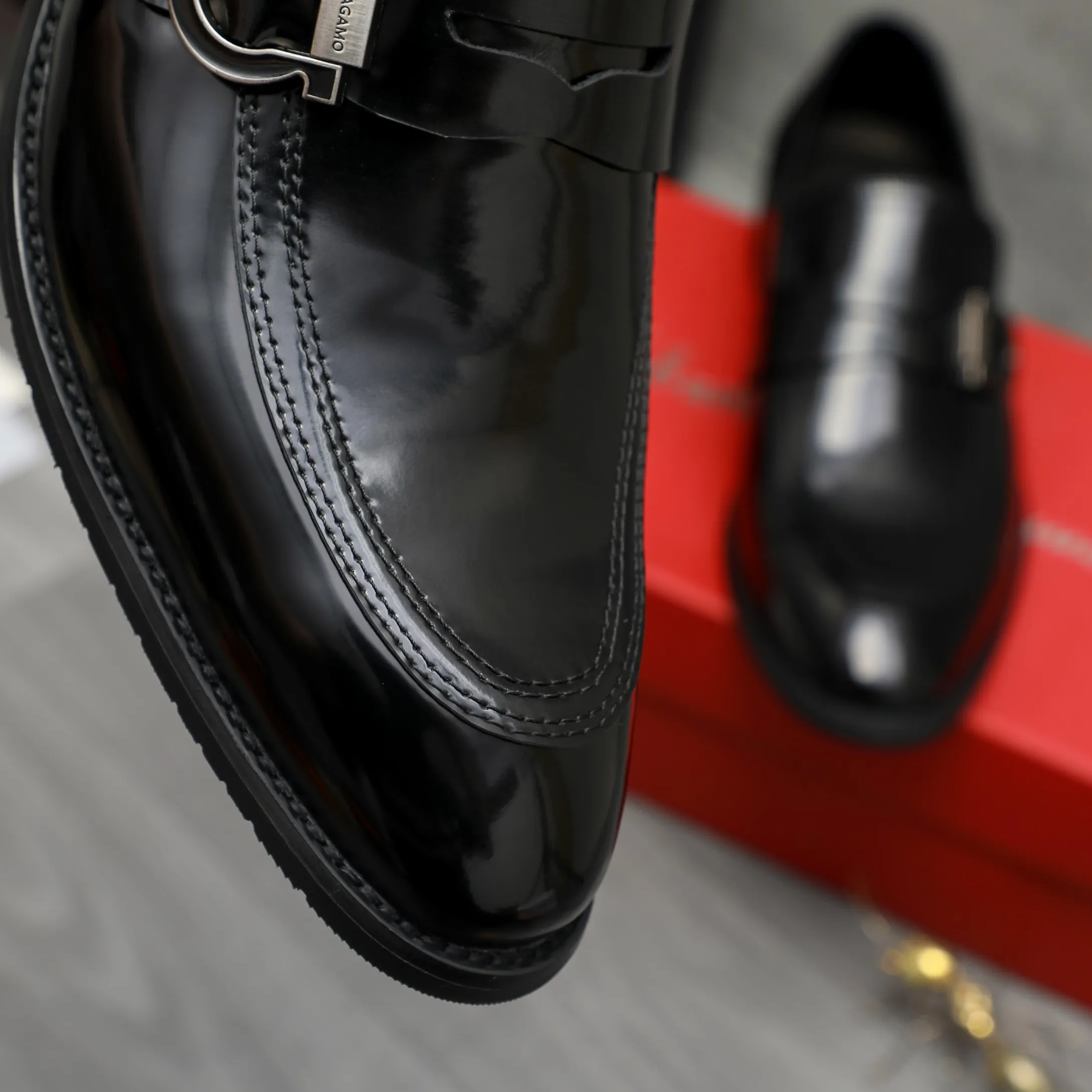 Men's shoes 💰460 Product trademark: Ferragamo "Ferragamo" business slip-on leather shoes Regular size: 39-44 Product materials: Selected high-quality pearlescent cowhide upper, cowhide lining, original outsole